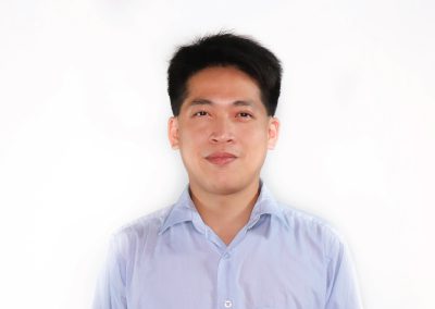 鍾震寰生輔組長分機205
